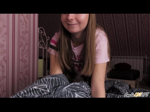 ❤️ Blondie onun BFF-ni dərindən sorur və ağzına boşaldır ❤❌ Porno az.hentaiser.ru ️❤